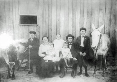 Robert Lee & Bela (Bishop) Owens & family