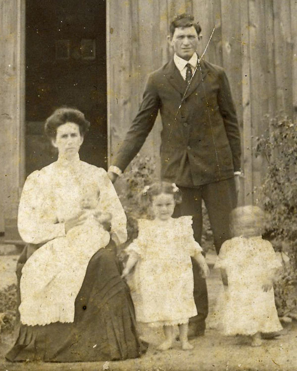William Cary & Alice Cordelia (Powell) Jackson & family
